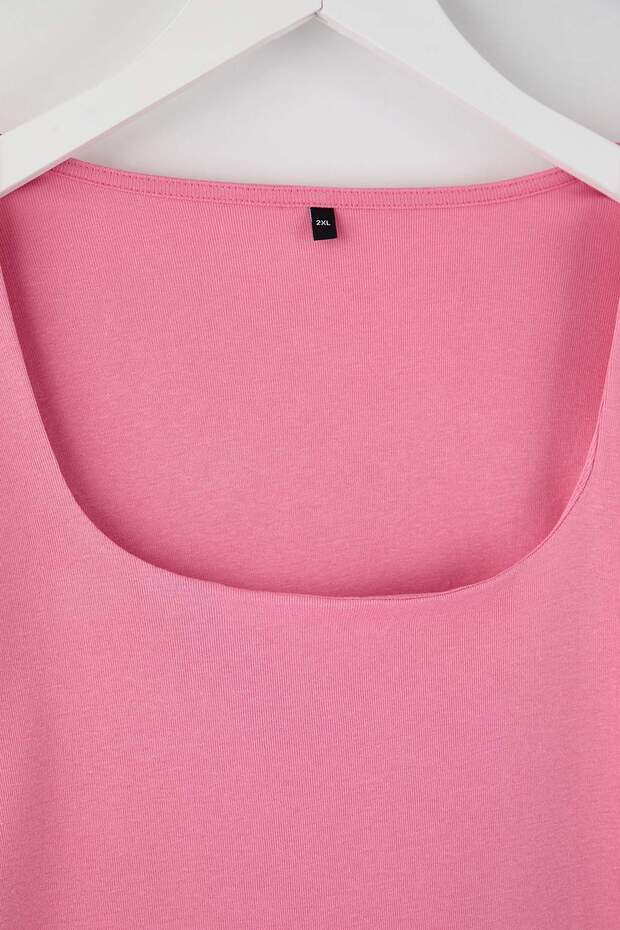 Pembe Basic Kare Yaka Örme Büyük Beden Bluz TBBAW26AF00133 - 3