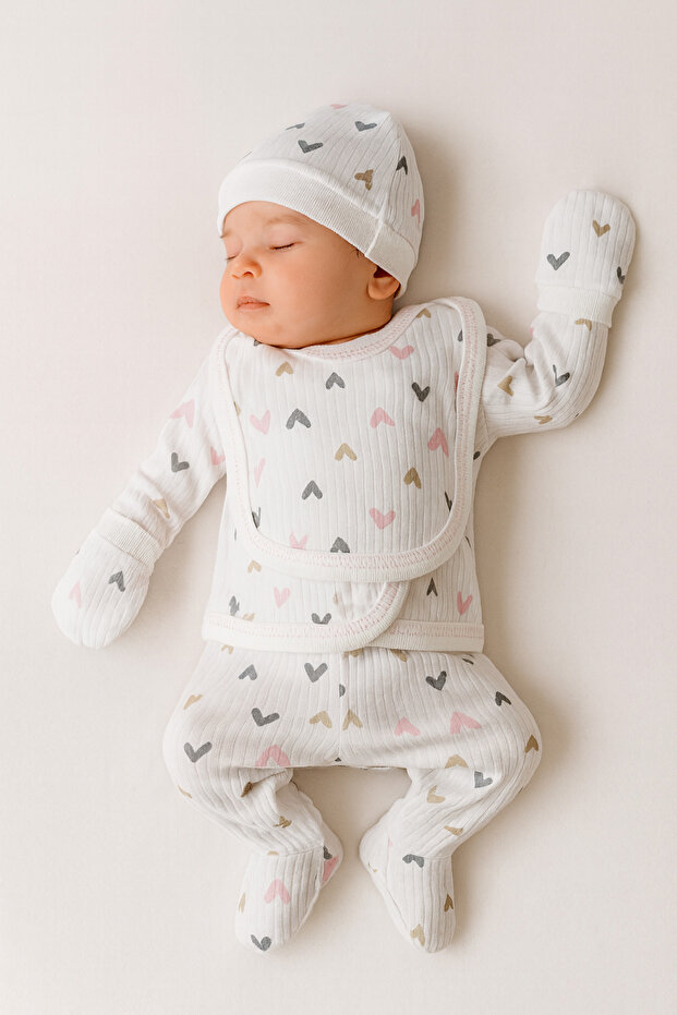 Hece Bebe %100 Pamuklu 5 Parça 3Kalp Hastane Çıkışı Seti – Bebek Zıbın Takımı, Şapka, Önlük, Eldiven