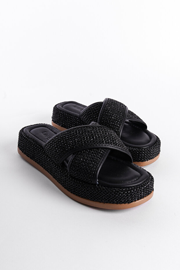 Flat Heeled Straw Cross Strap Women's Sandals