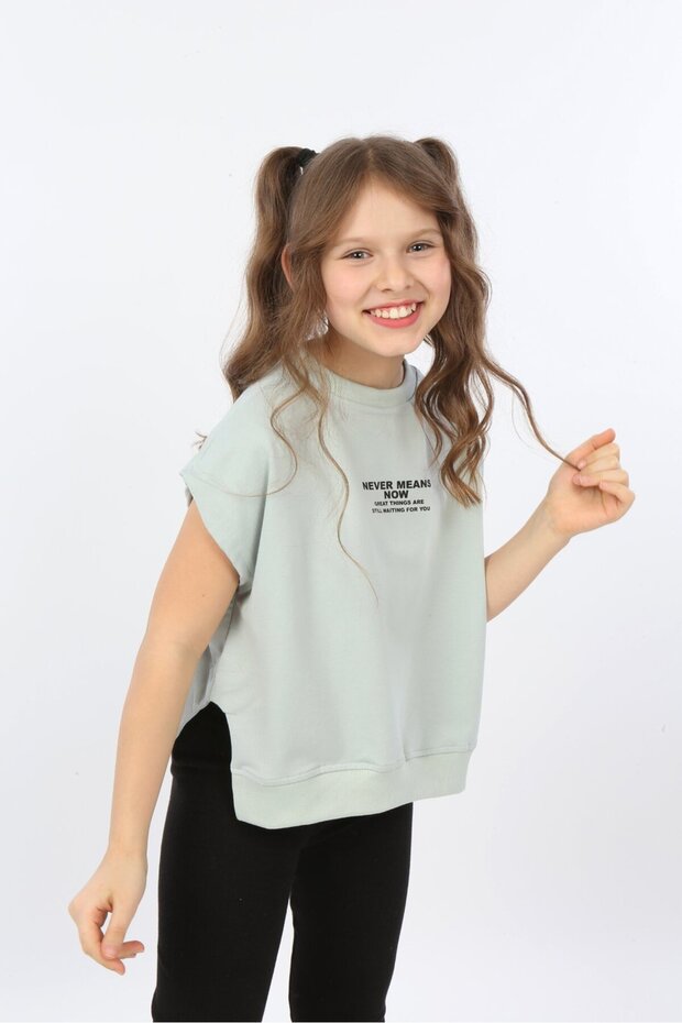 Girl's Oversized Printed Crew Neck Short Sleeve Slit T-Shirt