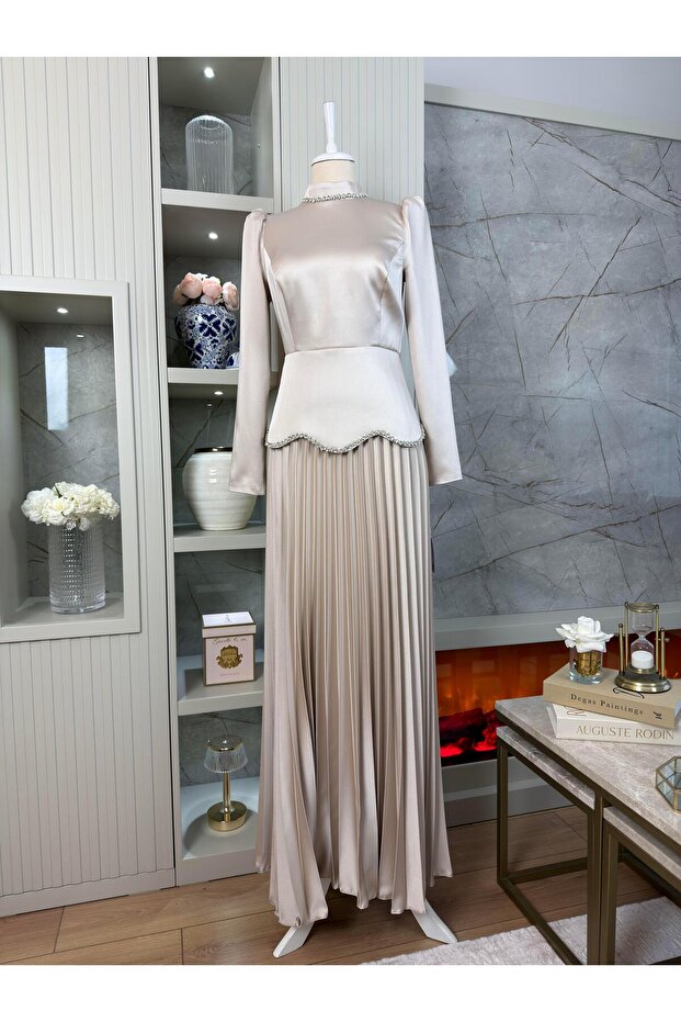 Felicity Abiye Bej - 2