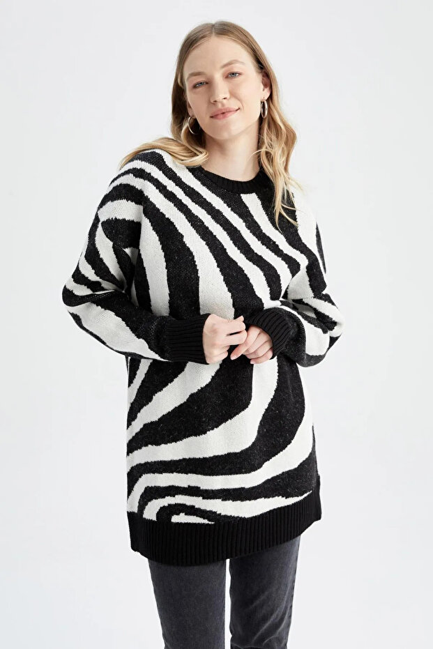 تونيك ذو رقبة دائرية بقصة عادية - 7