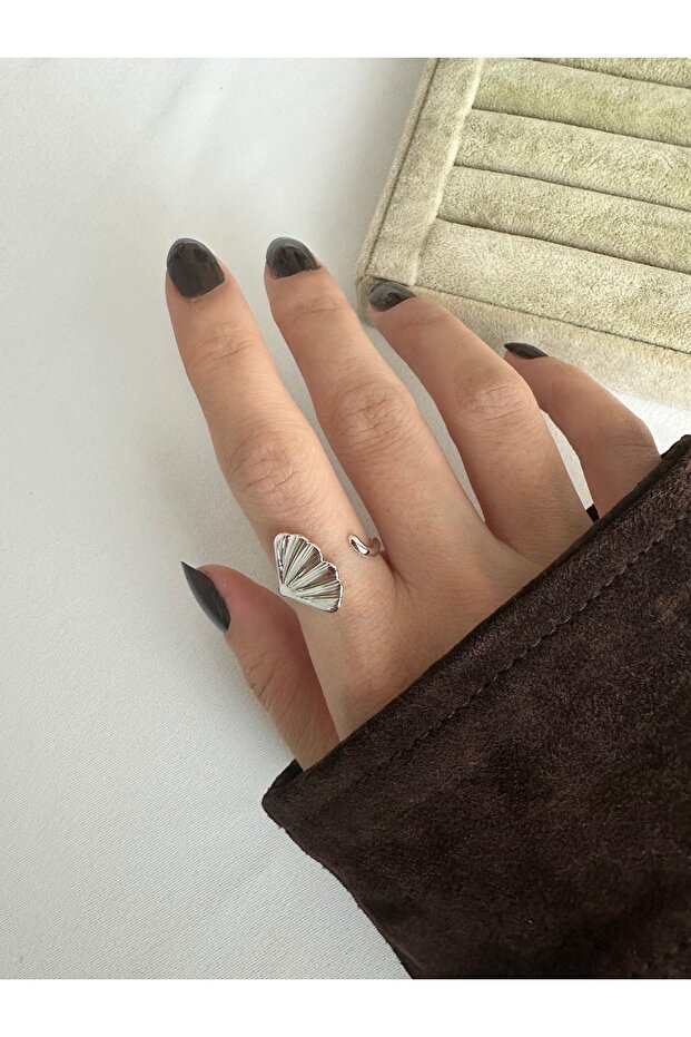 خاتم على شكل ورقة الجنكة فضي اللون - 2