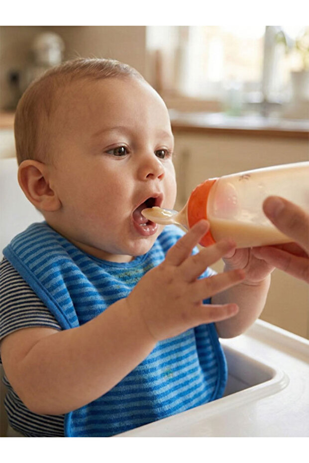 🍼 Effortless Feeding: The Perfect Silicone Squeeze Feeder Bottle (4m+, 120ml)