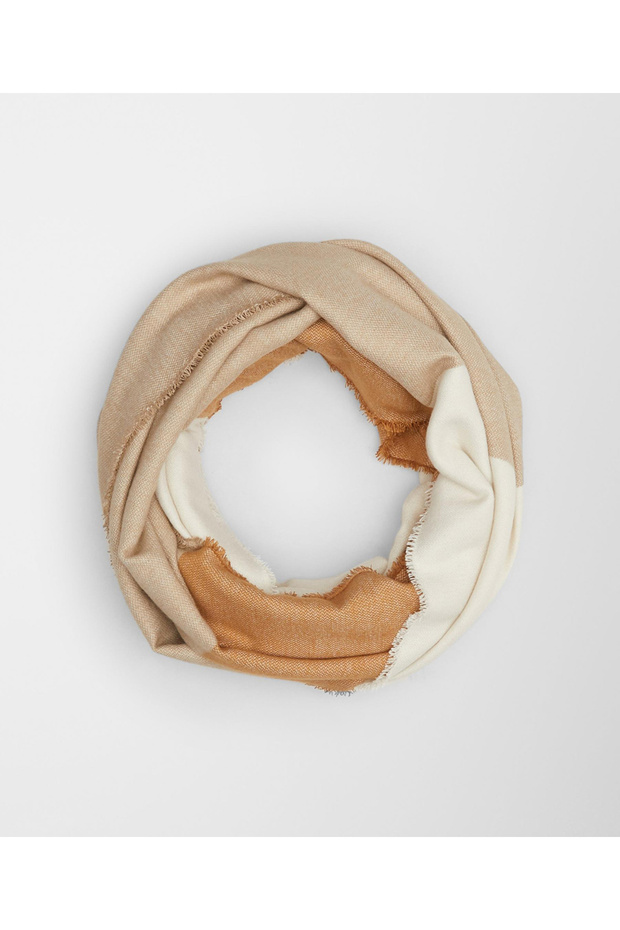 Esarfa circulara, Maro - 1