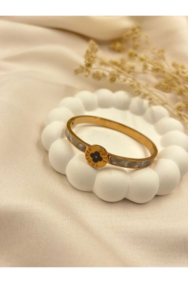 Detailed Gold Color Women's Bracelet – Stylish Metal Bracelet with Elegant Round Figures