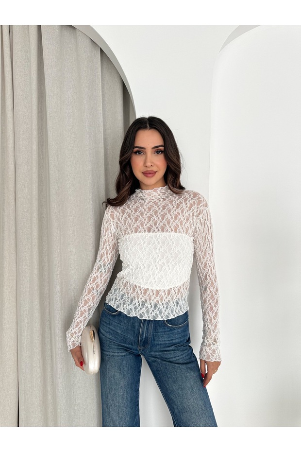 بلوزة دانتيل مرنة بياقة عالية - 4