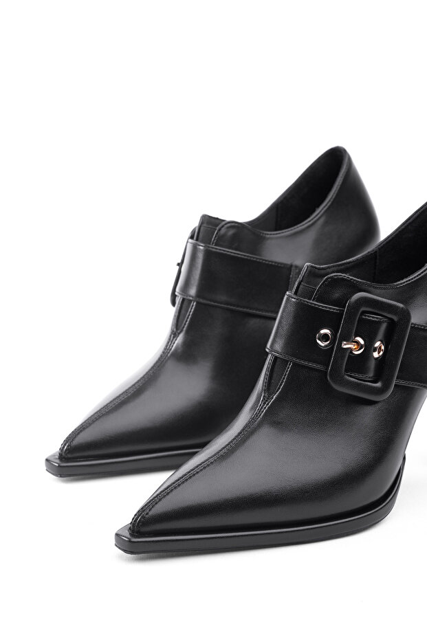 Casual and Stylish Heeled Shoes HIGH HEEL STYLISH AND COMFORTABLE SHOE high-heeled