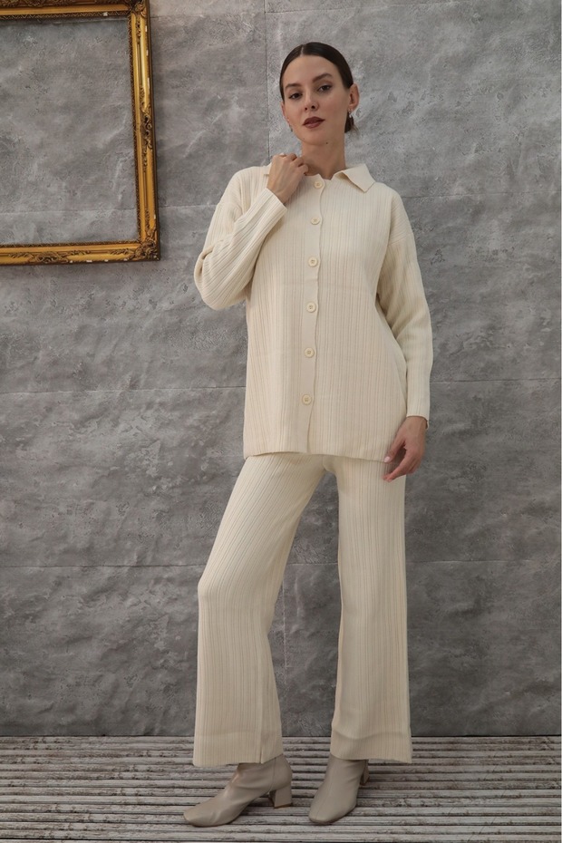 طقم بياقة قميص وأزرار - 3