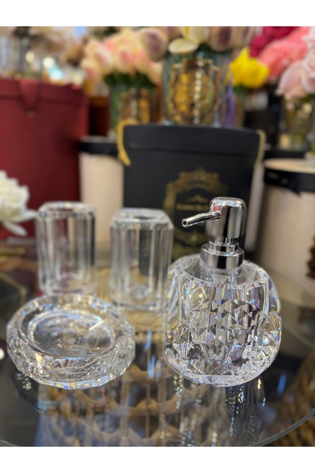 Esterhomedecor 4 Pieces Crystal Look Acrylic Bathroom Set