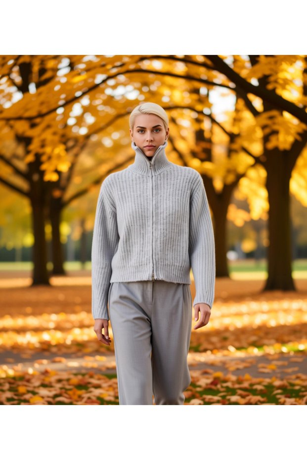 Women's Wide-Fit Zippered Knit Cardigan Soft Touch and Comfort That Complements Your Casual Style