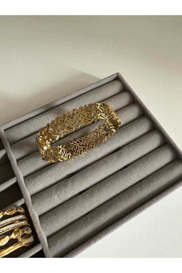 Stylish Design Handcuffs with Leaf Pattern - 1