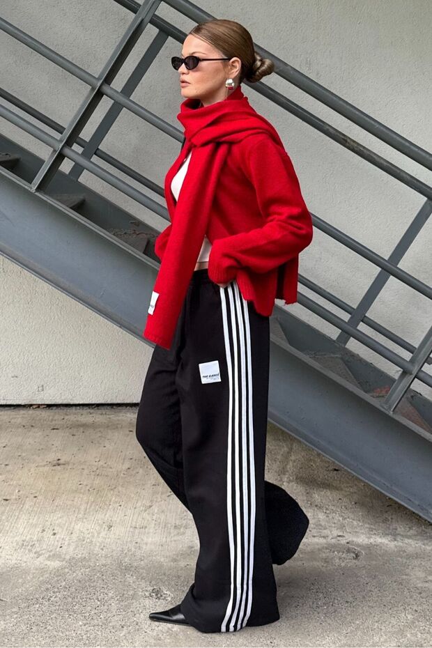 بنطلون رياضي مبطن بالصوف من الداخل مع خطوط جانبية - 1