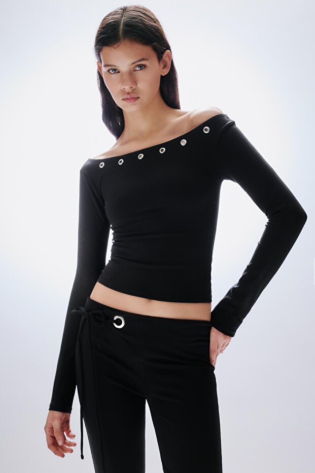 Açık omuzlu halka detaylı top - 1