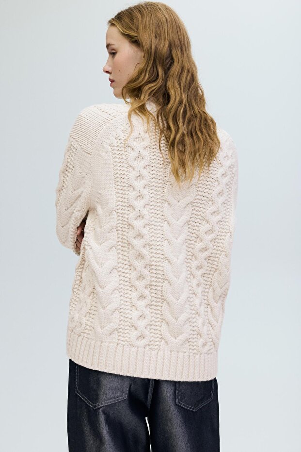 Saç örgülü V yaka kazak - 5