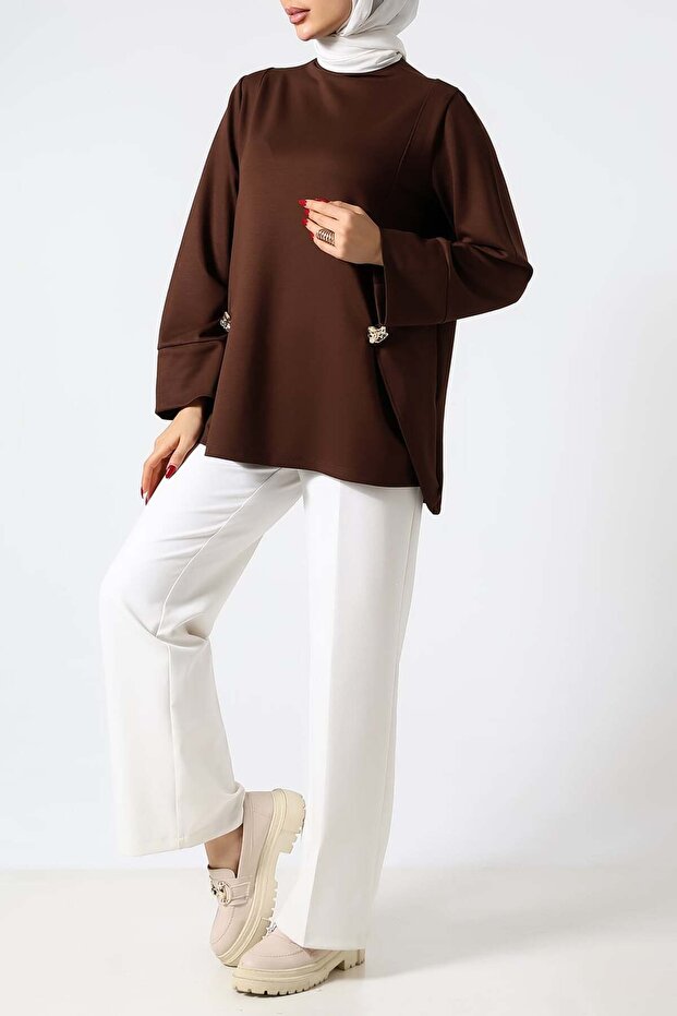 Polyviscose Wide Cut Tunic with Metal Brooch Detail – Stylish & Modern Design