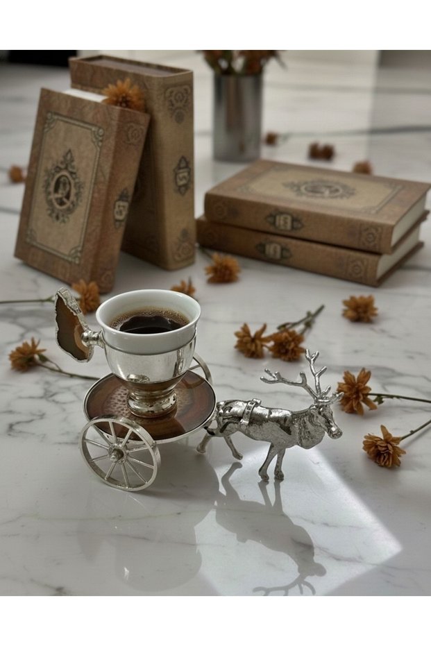 Silver-Geyi̇kli̇kahverengi̇ Is a Shade of Brown.