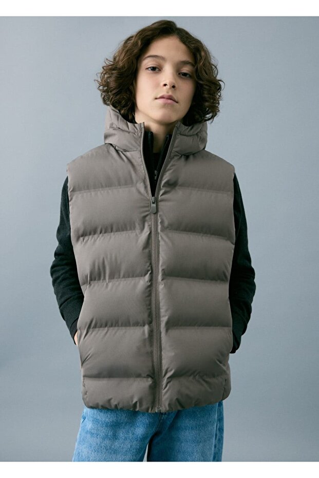Kapüşonlu kapitone yelek - 1