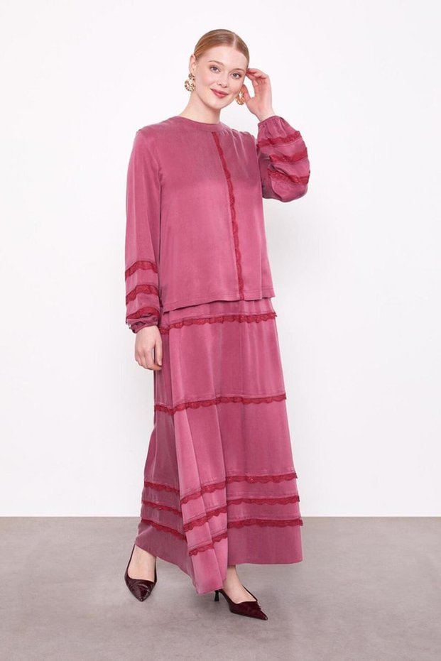 131029 Women's Lace Detailed Skirt Suit