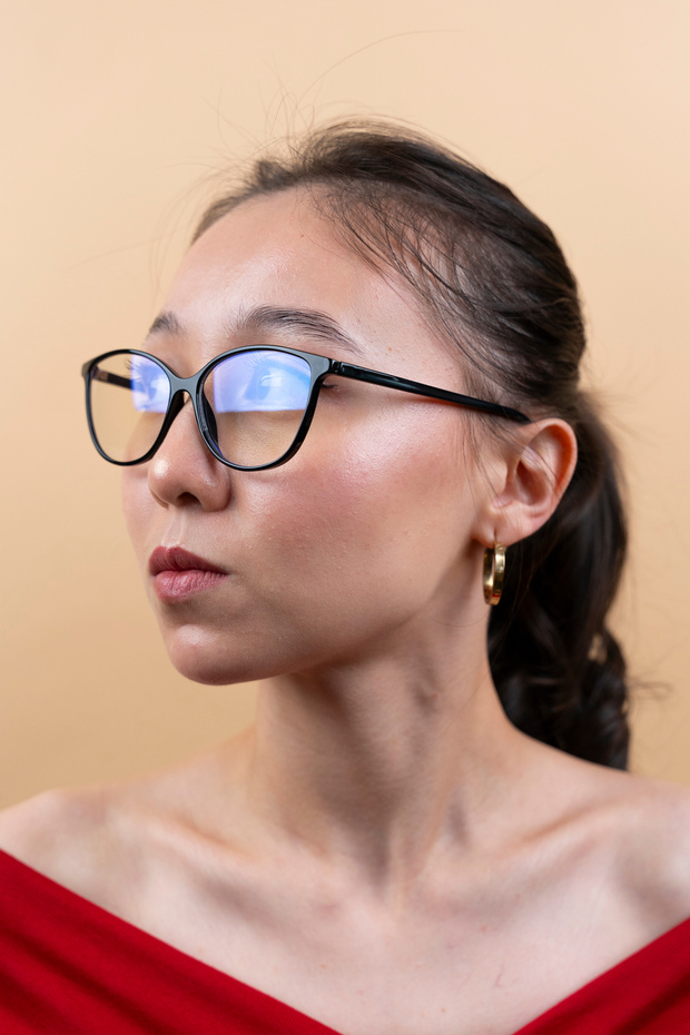 Elina Black Cat Eye Women's Blue Light Glasses | Flexible Lightweight | Transparent Glass