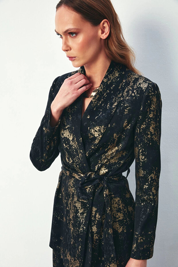 سترة طويلة بحزام منقوشة لامعة - أسود - 2