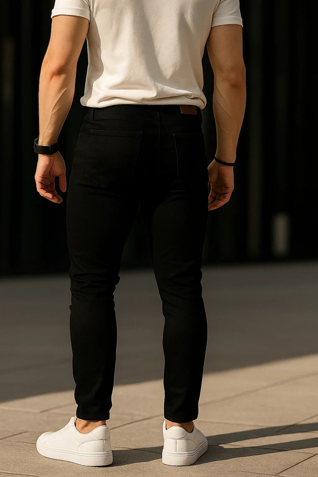 بنطلون جينز أسود أساسي من القطن للرجال - 5