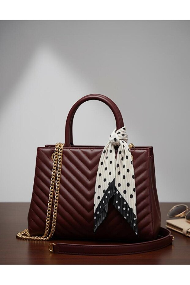 وشاح منقوش بتصميم مطوي - 2