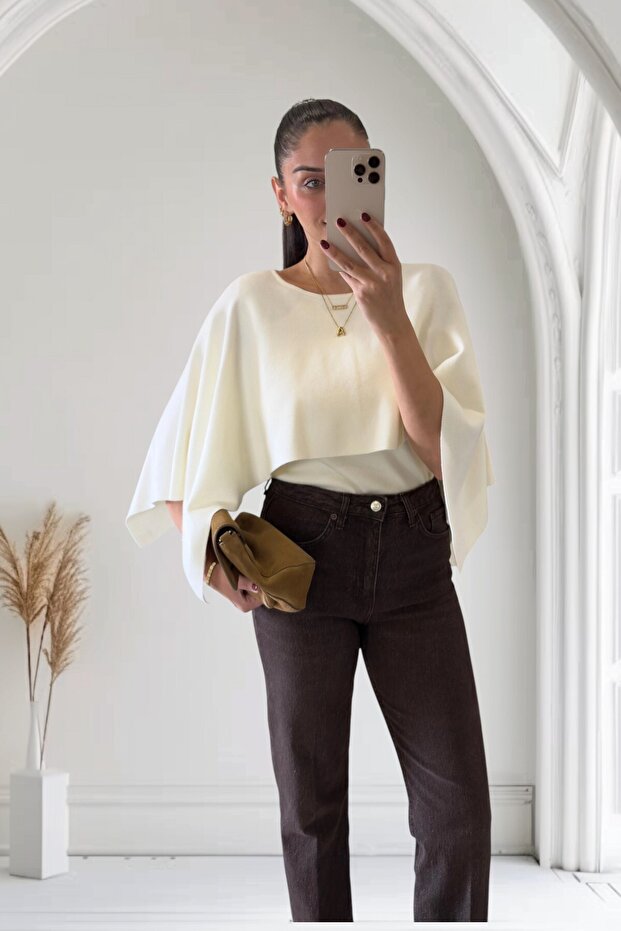 Women's Ecru Oversized Cape Model Knitwear Sweater