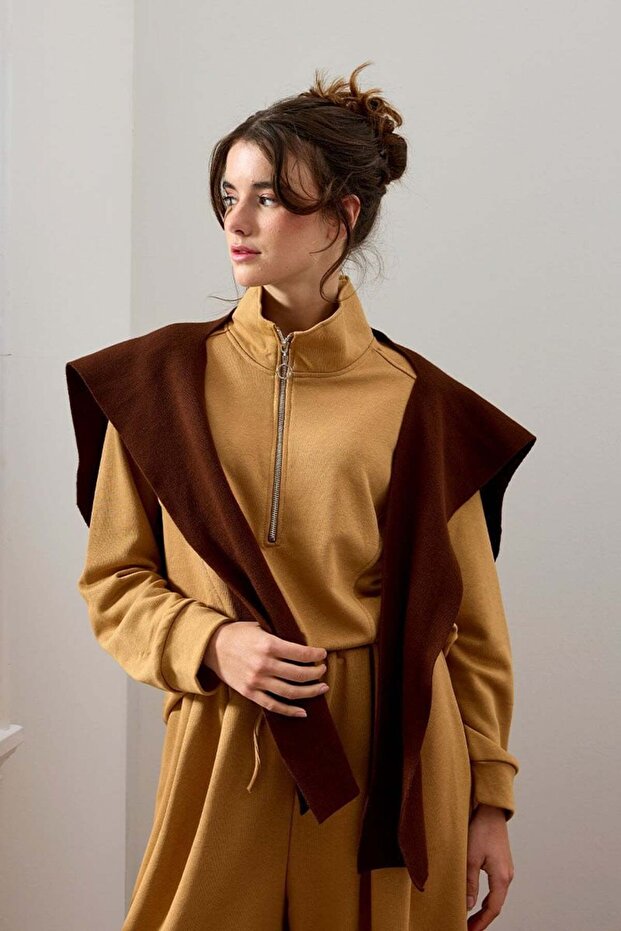 سترة كراميل بثلاثة خيوط وسحاب نصفي - 2