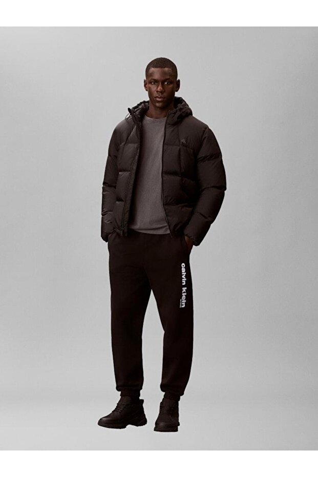 RETRO GRAPHIC JOGGER - 1