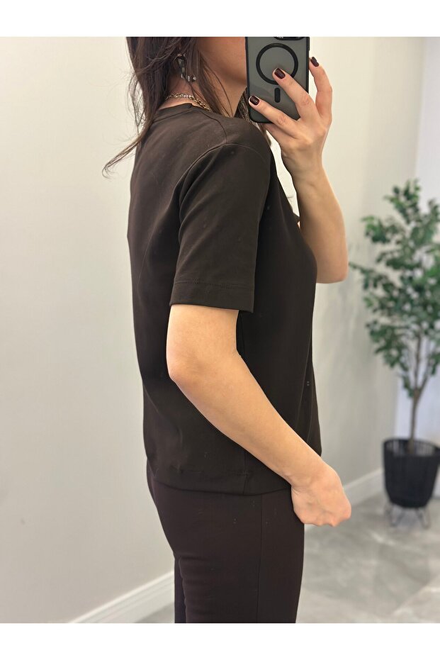 تيشيرت بياقة دائرية من العلامة التجارية الأصلية - بني - 4