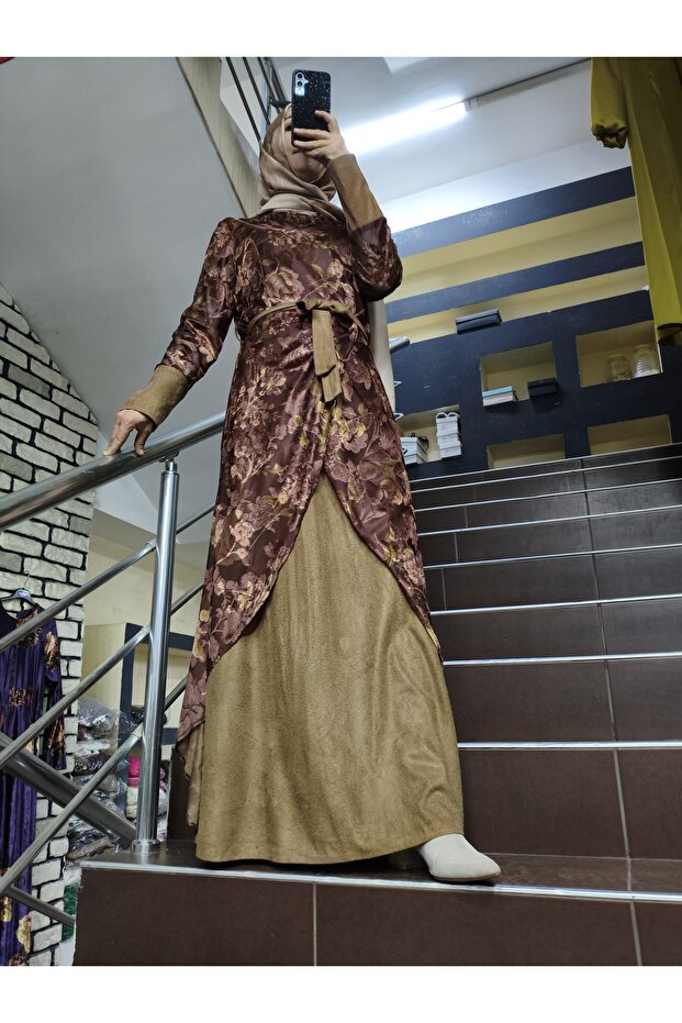 فستان من جلد الغزال الأصلي بقطع قماش مخيطة معاً - 2