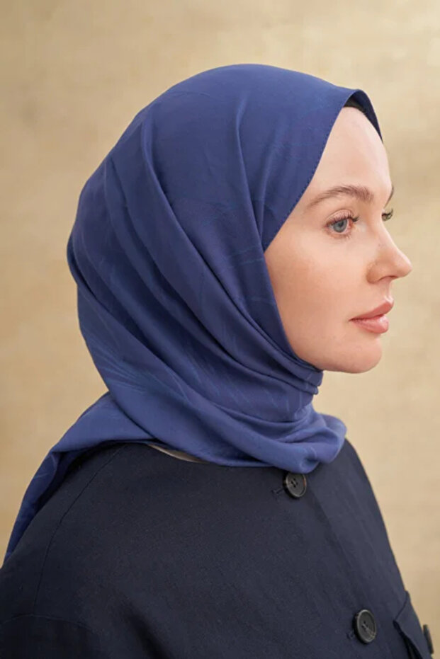 شال بامبو فلوري ديزين باللون الأزرق الداكن - 3