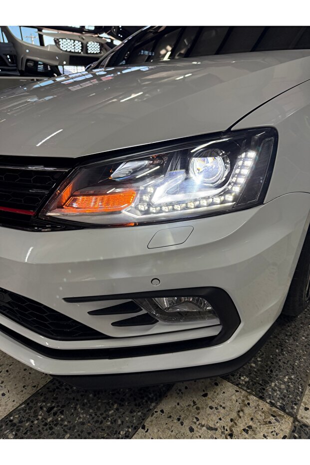 Jetta GLİ Hıghlıne Far - 2