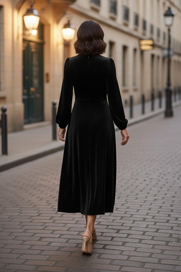 Rochie simplă și elegantă din catifea neagră - 6