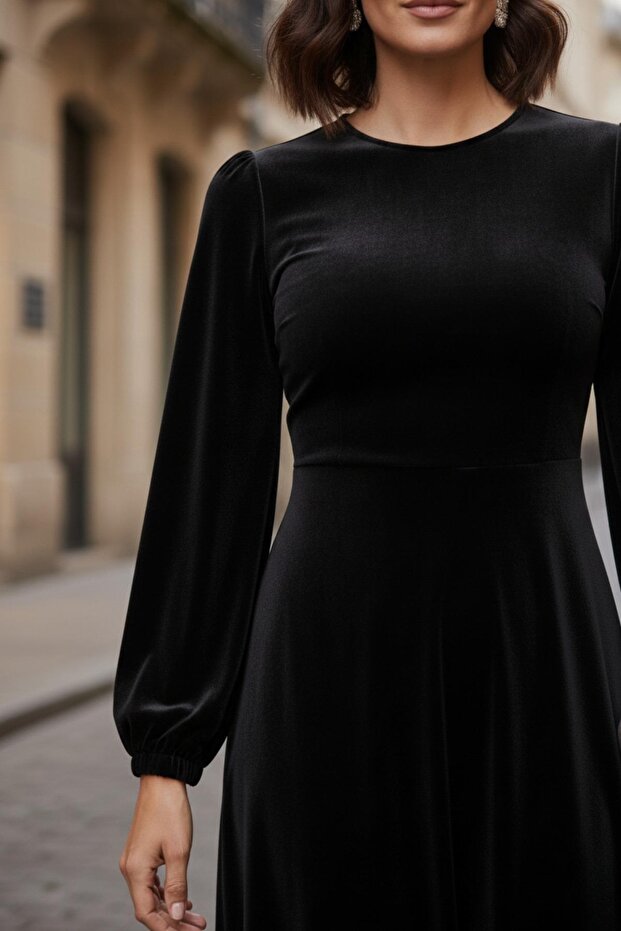 Rochie simplă și elegantă din catifea neagră - 4