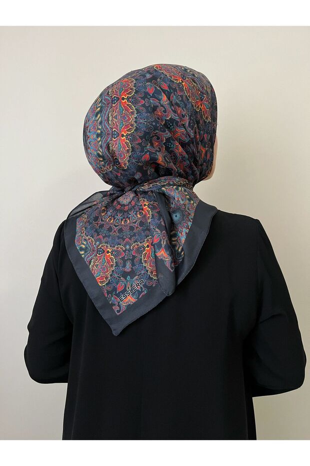 وشاح ناعم منقوش باللون الأزرق الداكن - 8