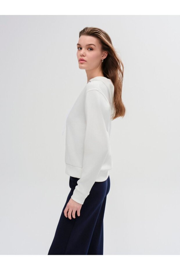 Basic V Yaka Kapüşonlu Krem Sweatshırt - 4