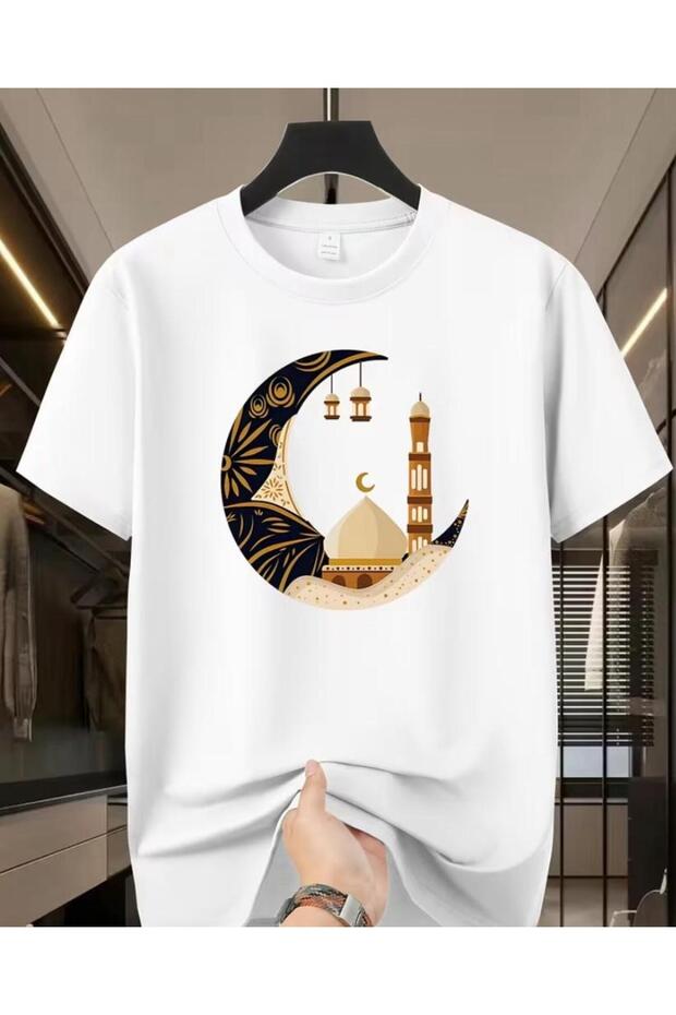 تيشيرت مطبوع عليه صورة القمر والمسجد باللونين الأسود والأبيض