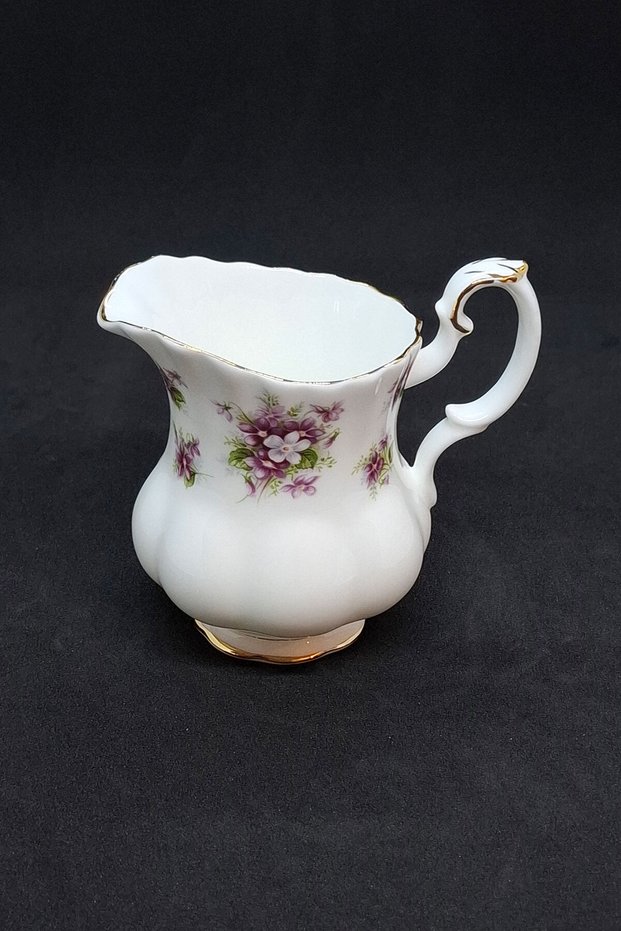 Sweet Violets Bone China Antique Porcelain Purple/Pink Milk Jug 150 ml