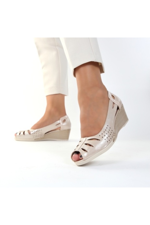 Sandale bej sidefate cu platformă - 2