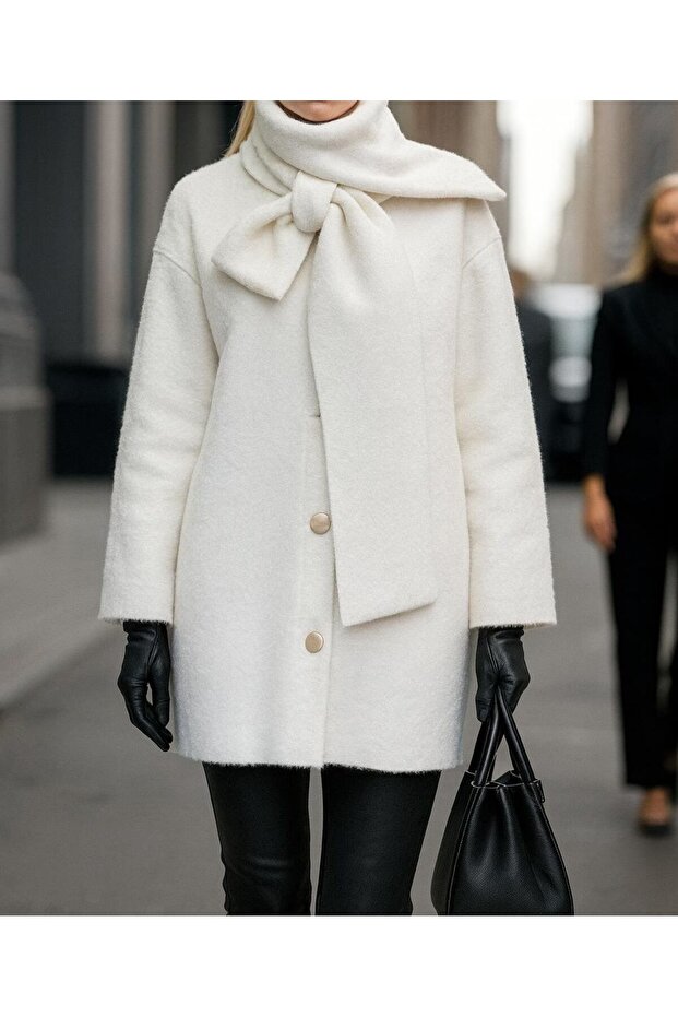 Elegant Yumoş Women's Cashmere Coat with Scarf
