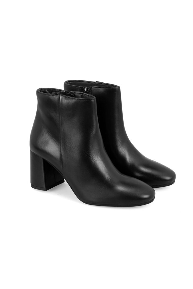 Mariv Black Women's Zippered Heeled Leather Boots