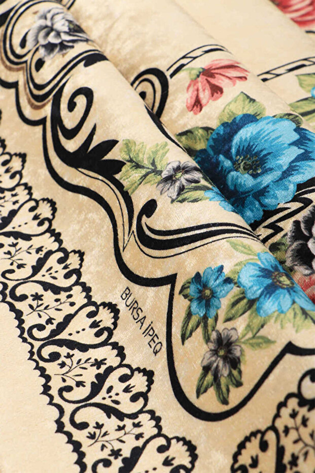 Krem Kadife Halı Seccade - 3