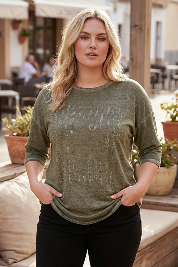 Plus Size Half Sleeve Crew Neck Stone Embroidered T-Shirt 173260