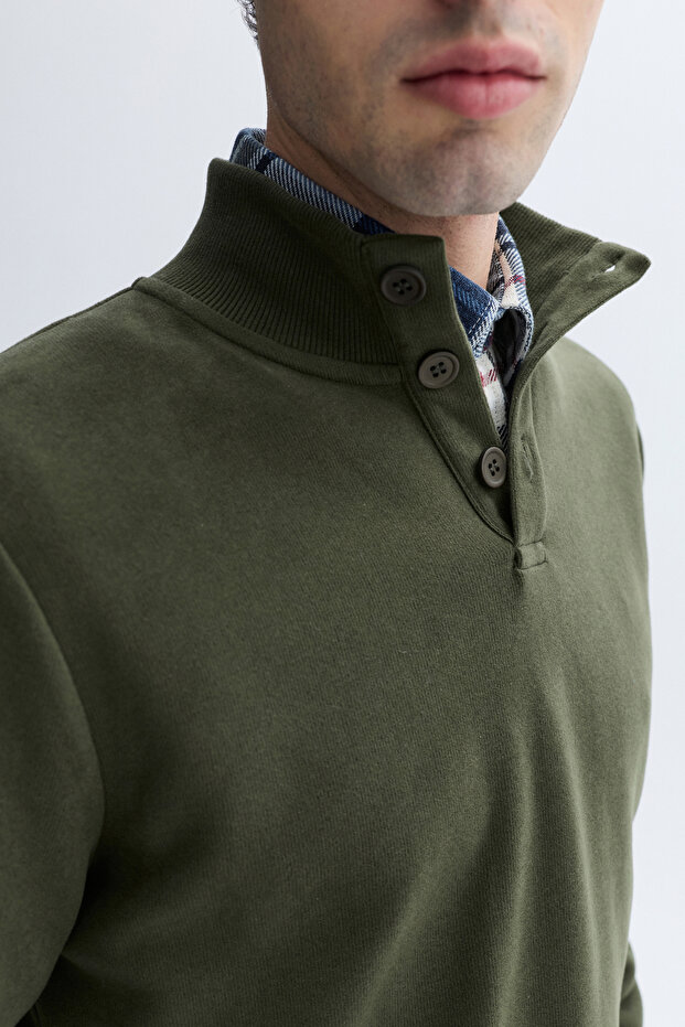 DÜĞMELİ DİK YAKA SWEATSHIRT - 5