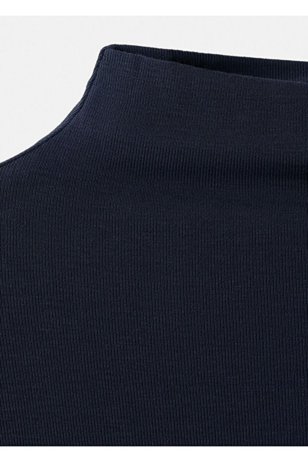 Dik yaka tişört - 6