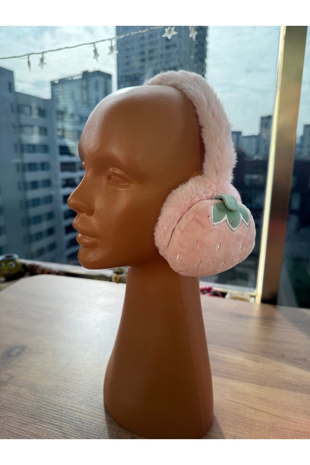 Winter Earmuffs That Protect from the Cold, Featuring Strawberry Figures, Fluffy Pink Color, Cute Plush Children's Earmuffs