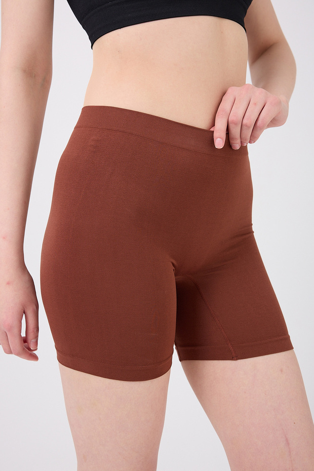 Pereto Model Stitch-Free Lightweight Shaping / Sculpting Non-Marking Women's Boxer Brown Color