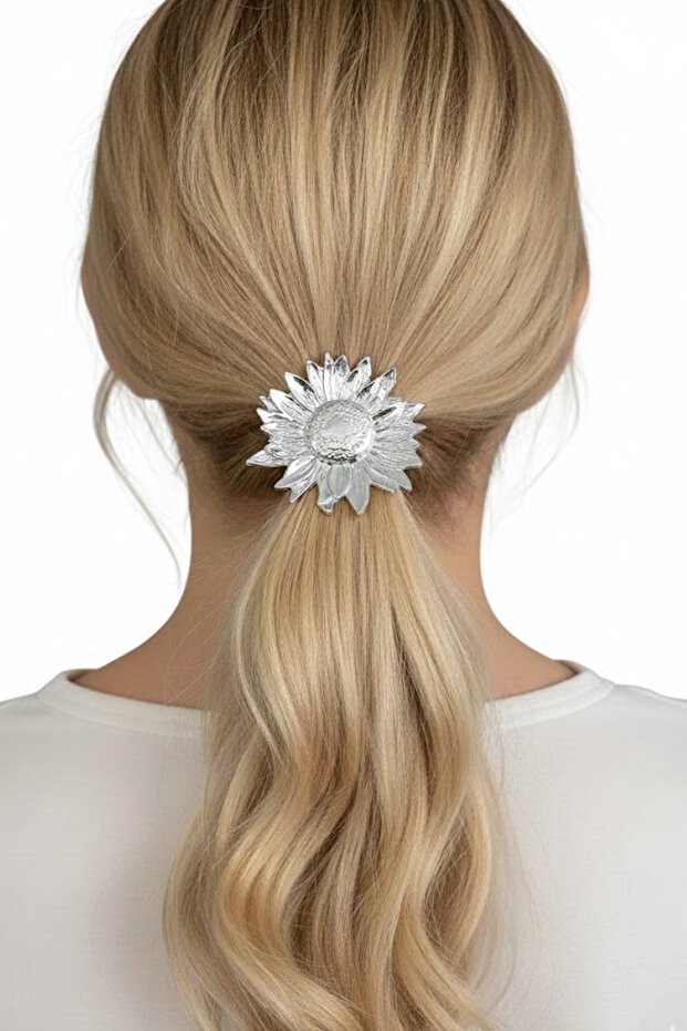 Silver Color Metal Flower Figured Rubber Buckle